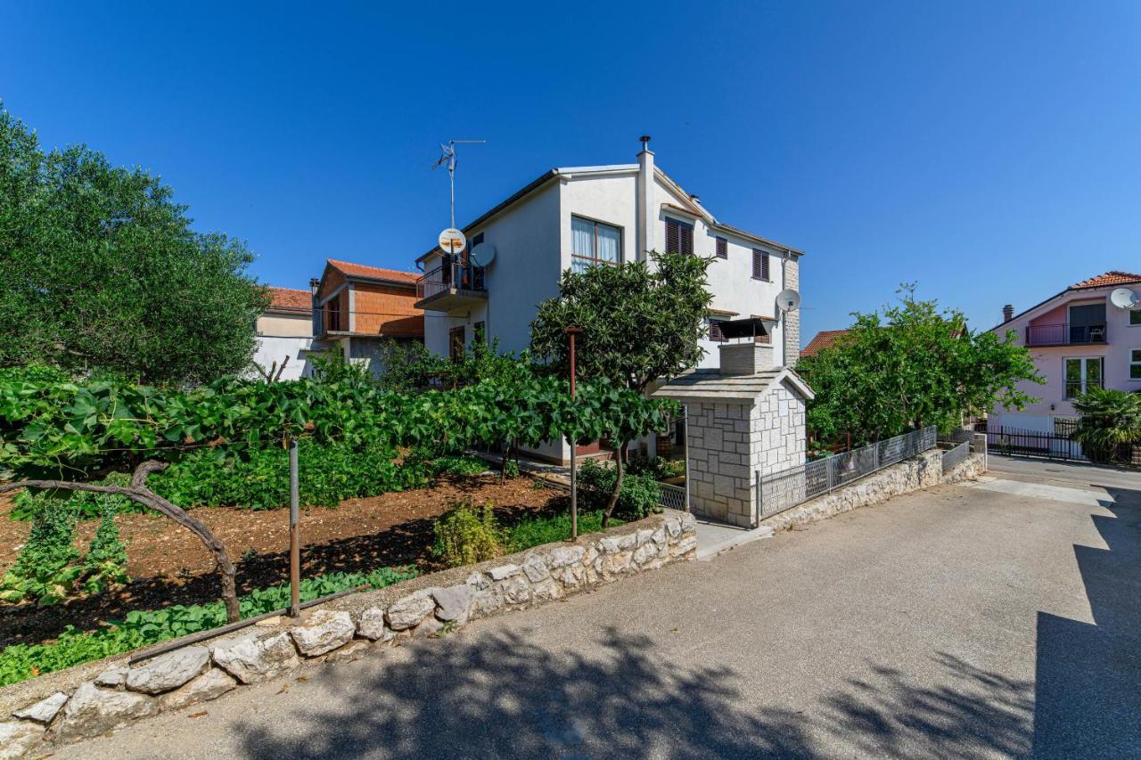 Apartman More Шибеник Экстерьер фото